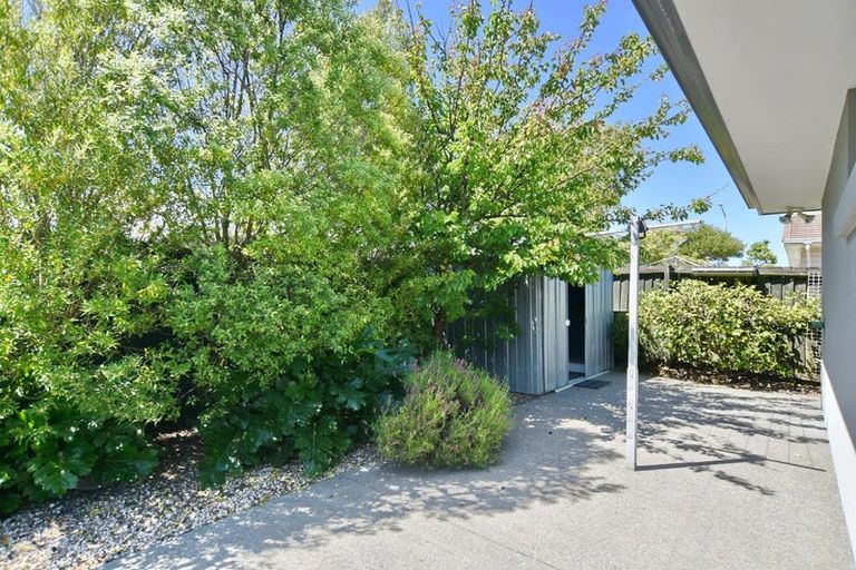 Photo of property in 4 Hurst Place, Parklands, Christchurch, 8083
