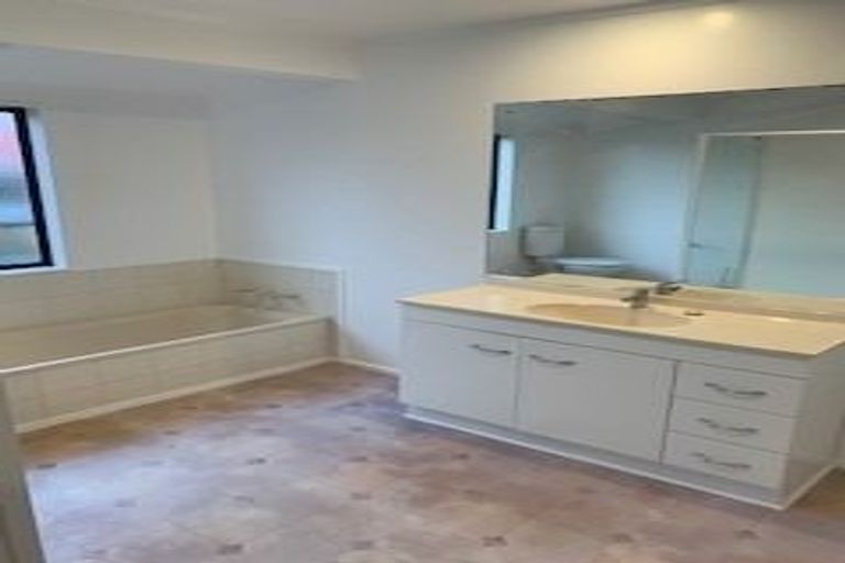 Photo of property in 2/14 Aramoana Avenue, Devonport, Auckland, 0624