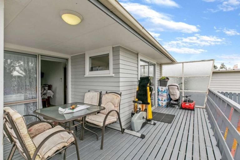 Photo of property in 15 Gee Place, Mangere East, Auckland, 2022