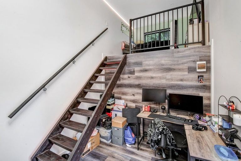 Photo of property in 100 Pemberton Avenue, Bayview, Auckland, 0629