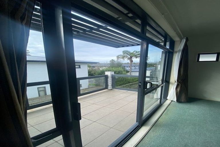Photo of property in 140/2 Armoy Drive, East Tamaki, Auckland, 2016