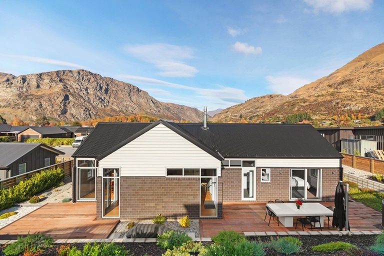 Photo of property in 12 Morepork Way, Arthurs Point, Queenstown, 9371