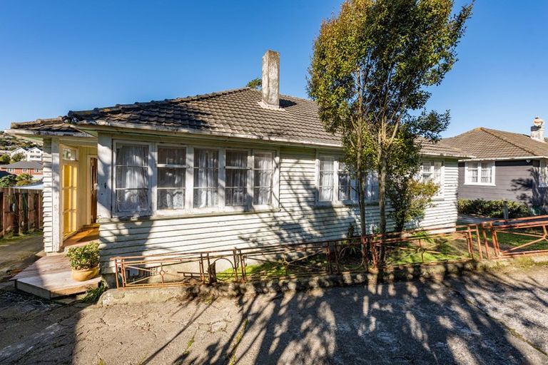 Photo of property in 95 Moorefield Road, Johnsonville, Wellington, 6037