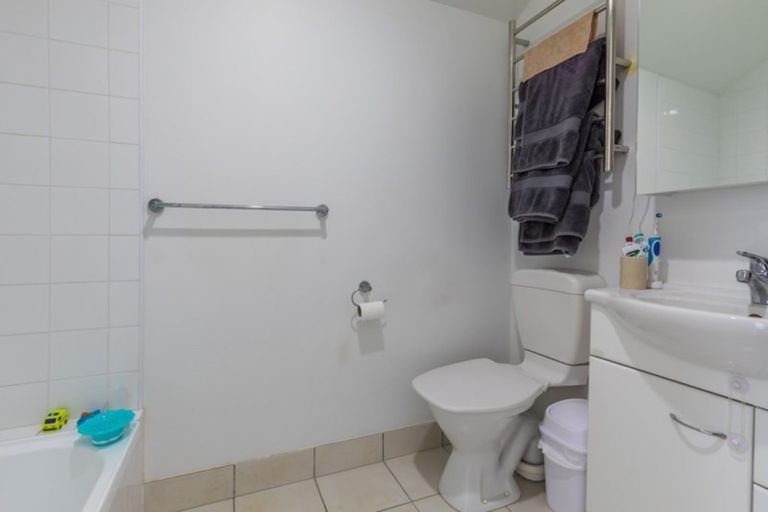 Photo of property in 2/1a Haverstock Road, Sandringham, Auckland, 1025