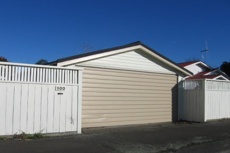 Photo of property in 100 Wood Street, Takaro, Palmerston North, 4410