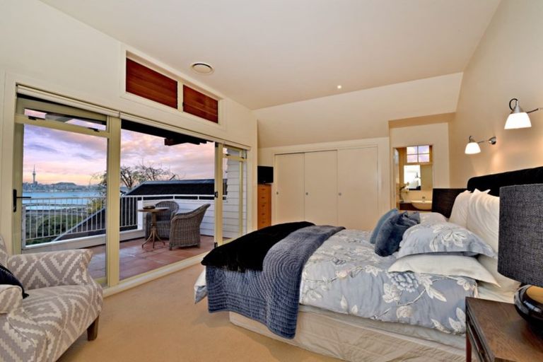 Photo of property in 25 Sylvan Avenue, Northcote, Auckland, 0627