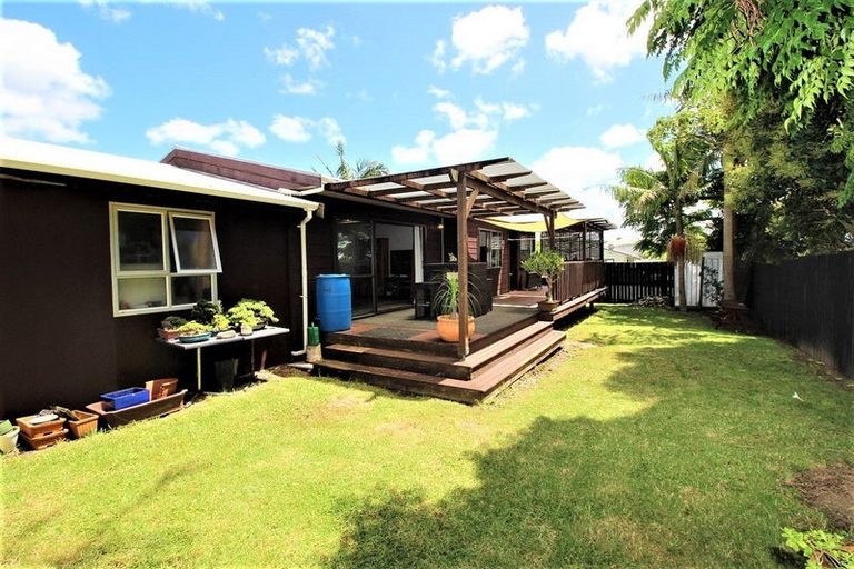 Photo of property in 1/17 Garelja Road, Henderson, Auckland, 0612