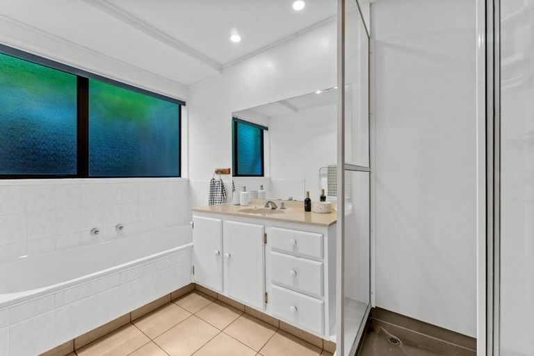 Photo of property in 15 Charles Prevost Drive, The Gardens, Auckland, 2105