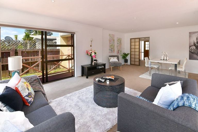 Photo of property in 2/428 Hibiscus Coast Highway, Orewa, 0931