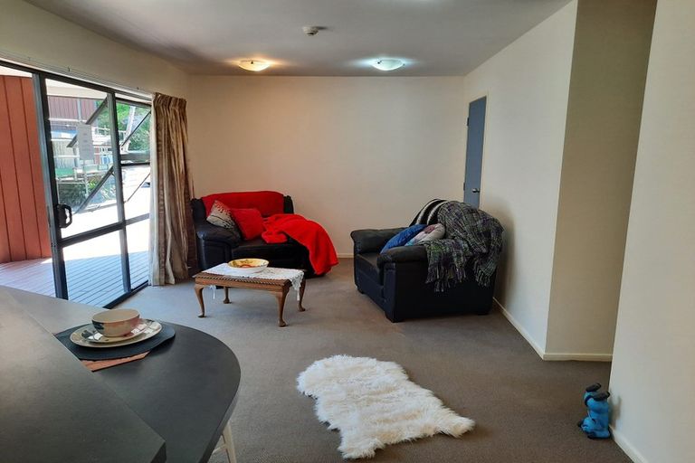 Photo of property in 9/3 The Avenue, Albany, Auckland, 0632