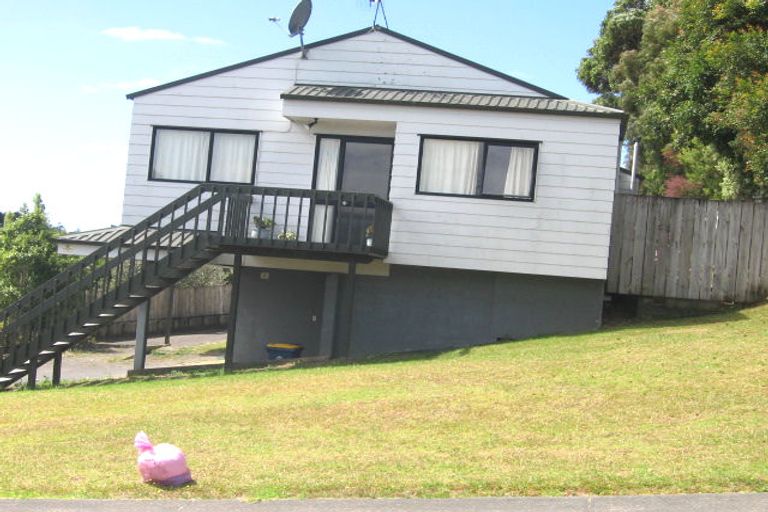 Photo of property in 2/17 Anne Mclean Drive, Bayview, Auckland, 0629