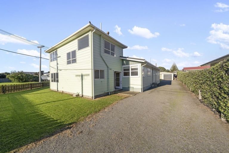 Photo of property in 98 Field Way, Waikanae Beach, Waikanae, 5036