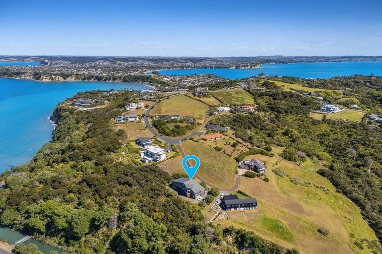 Photo of property in 52 Balboa Drive, Matakatia, Whangaparaoa, 0930