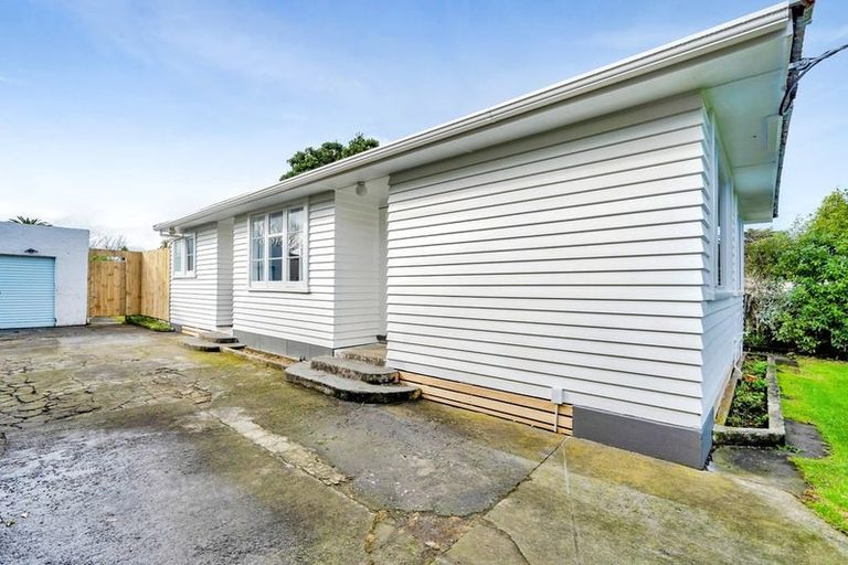 Photo of property in 85 Whitcombe Road, Opunake, 4616