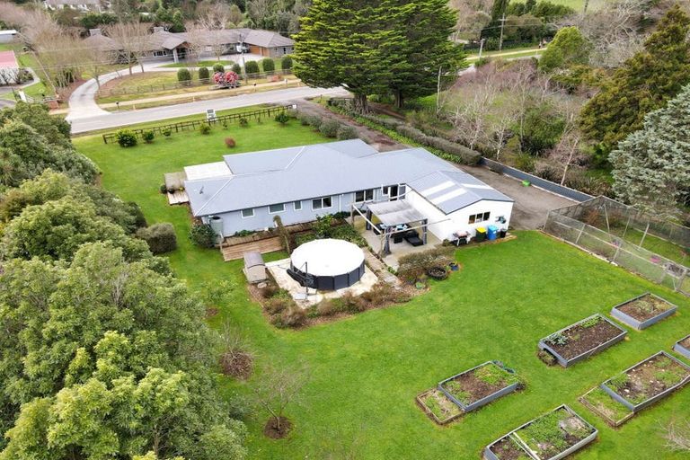 Photo of property in 1098 Queen Street East, Levin, 5571