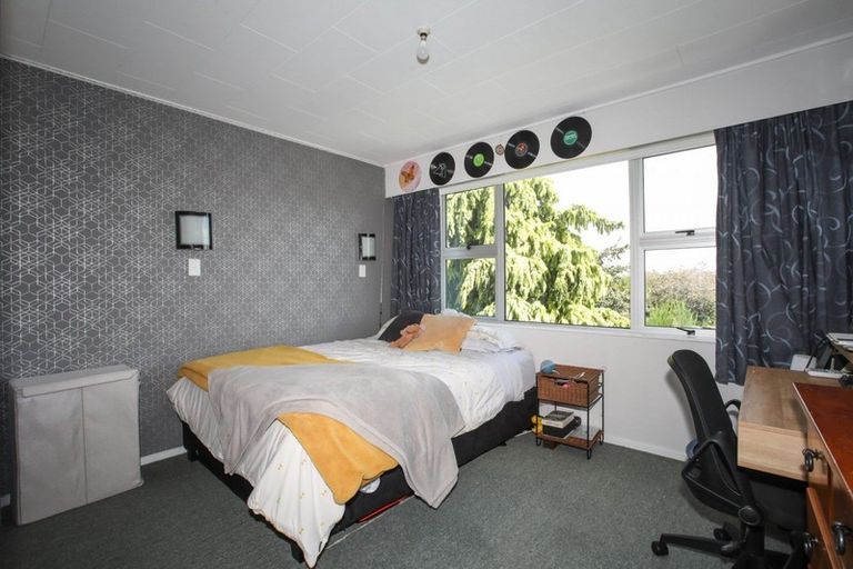 Photo of property in 8 Home Street, Winton, 9720