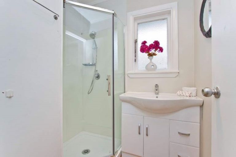 Photo of property in 146 Seabrook Avenue, New Lynn, Auckland, 0600