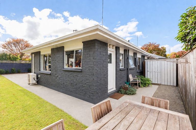 Photo of property in 12d Colombo Street, Hokowhitu, Palmerston North, 4410