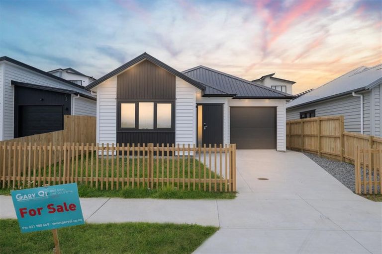 Photo of property in 23 Whakairo Crescent, Gulf Harbour, Whangaparaoa, 0930