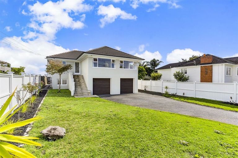 Photo of property in 130 Aberdeen Road, Campbells Bay, Auckland, 0620