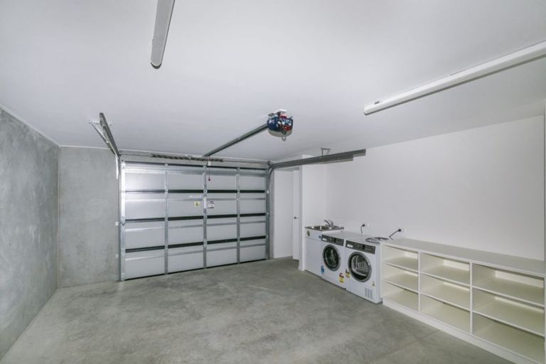 Photo of property in 75 Melbourne Road, Island Bay, Wellington, 6023