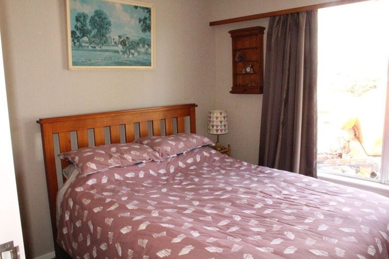 Photo of property in 64 Great North Road, Winton, 9720