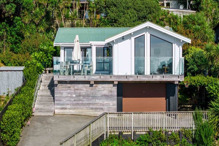 Photo of property in 3 Edwin Mitchelson Road, Muriwai, Waimauku, 0881