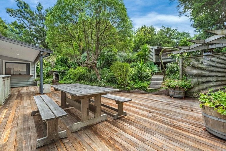 Photo of property in 40 Calais Terrace, Ostend, Waiheke Island, 1081