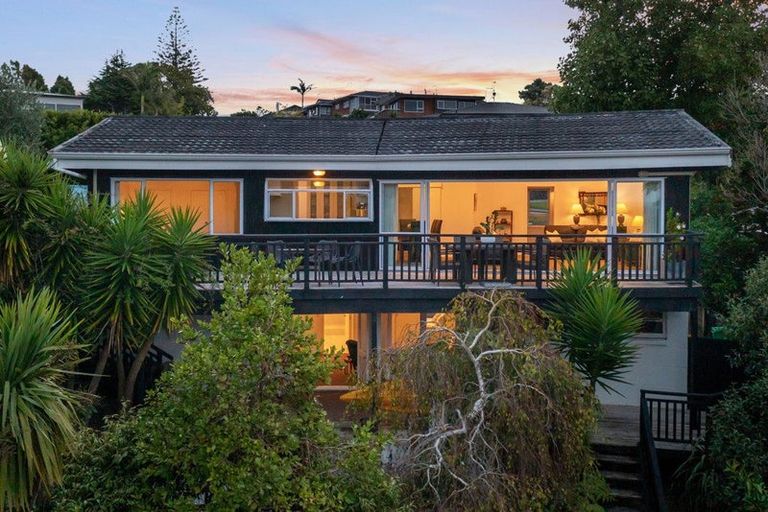 Photo of property in 7 Hume Drive, Hillcrest, Auckland, 0627