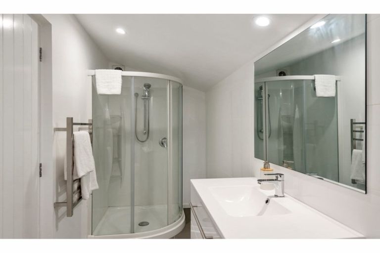 Photo of property in 23 Derrett Place, Saint Martins, Christchurch, 8022