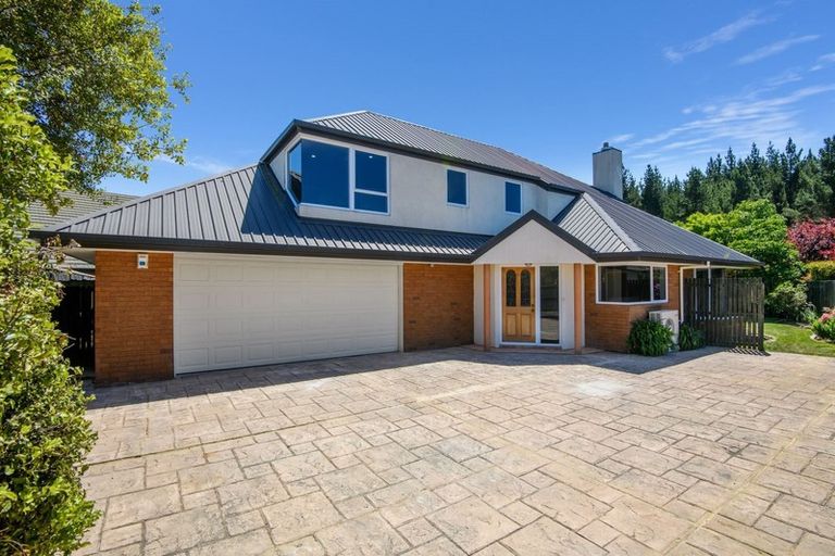 Photo of property in 17 Flaxgrove Place, Parklands, Christchurch, 8083