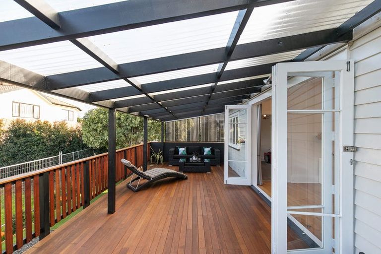 Photo of property in 61 Mount Smart Road, Onehunga, Auckland, 1061