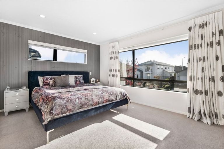 Photo of property in 24 Pickaberry Avenue, Karaka, Papakura, 2113
