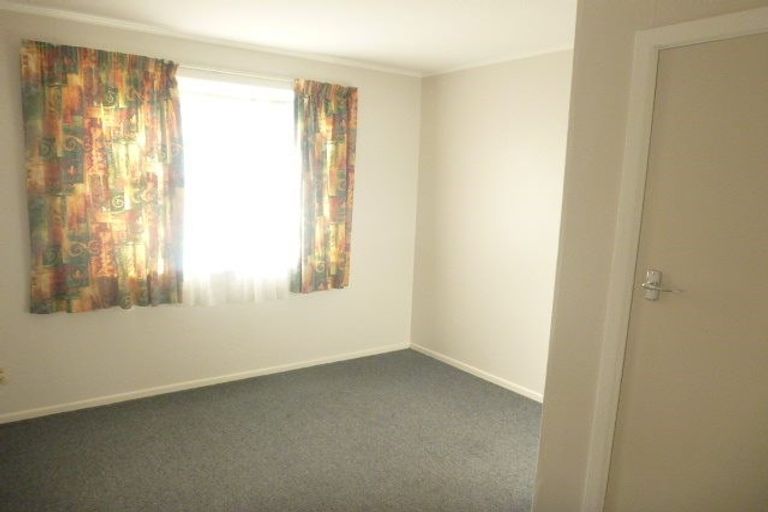 Photo of property in 1/52 Cruickshank Road, Clouston Park, Upper Hutt, 5018