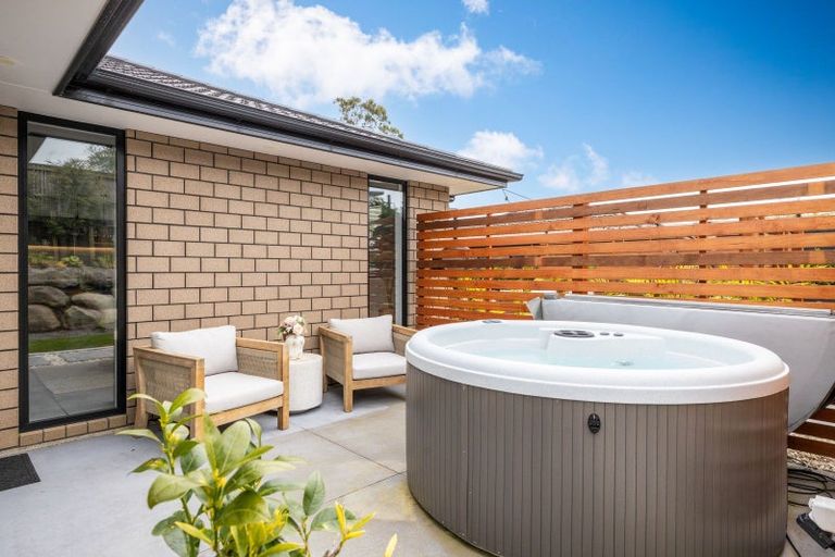 Photo of property in 16 Masters Lane, Waitara, 4320