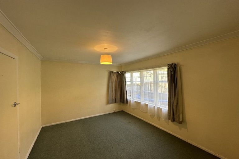 Photo of property in 8a Bledisloe Crescent, Wainuiomata, Lower Hutt, 5014