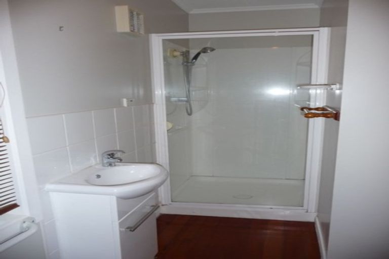 Photo of property in 117a Bruce Road, Glenfield, Auckland, 0629