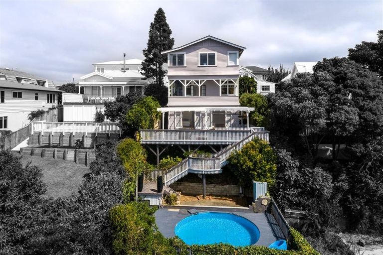 Photo of property in 11a Colenso Avenue, Hospital Hill, Napier, 4110