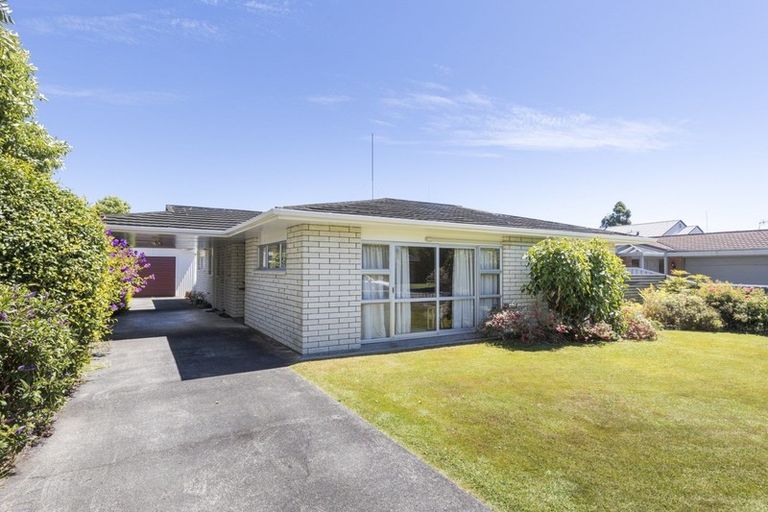 Photo of property in 19 Erin Street, Hokowhitu, Palmerston North, 4410