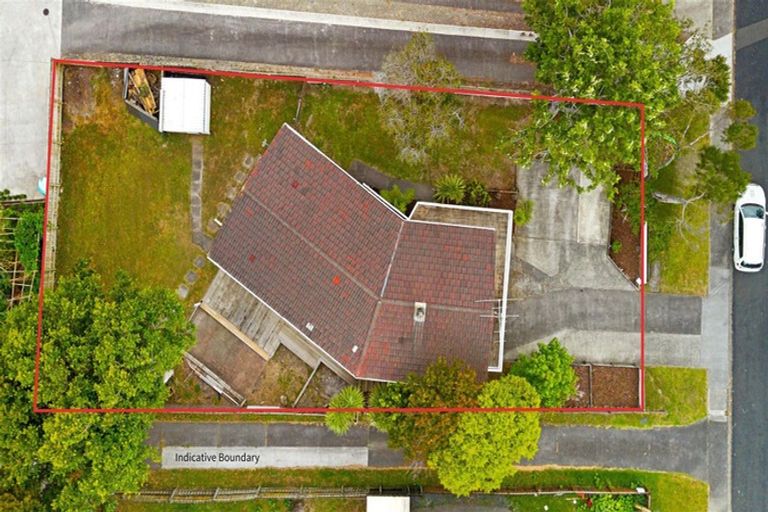 Photo of property in 11 Temuri Place, Glendene, Auckland, 0602