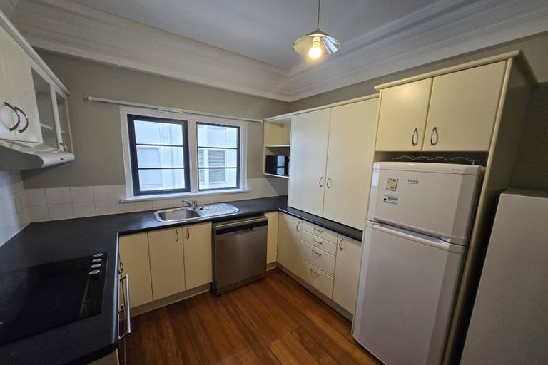 Photo of property in Westhaven Apartments, 10/127 Molesworth Street, Thorndon, Wellington, 6011