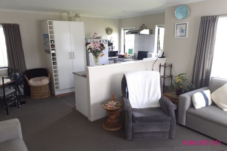 Photo of property in 39 Rewarewa Road, Te Atatu Peninsula, Auckland, 0610