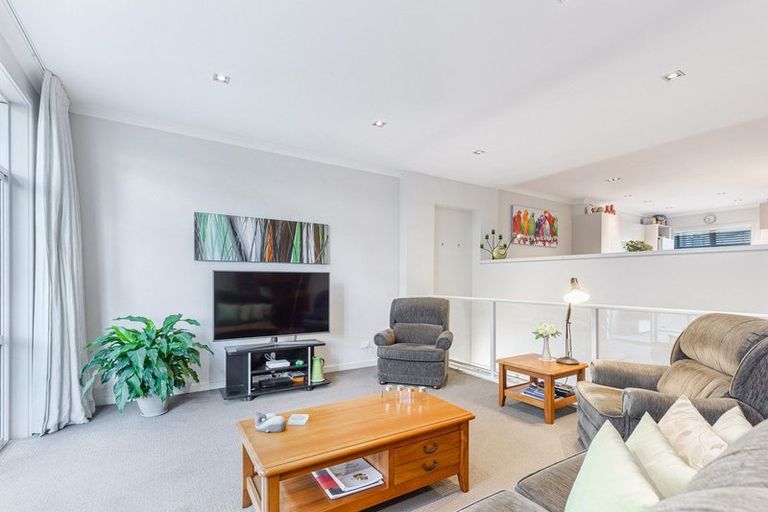 Photo of property in 36 Parkside Drive, Orewa, 0931