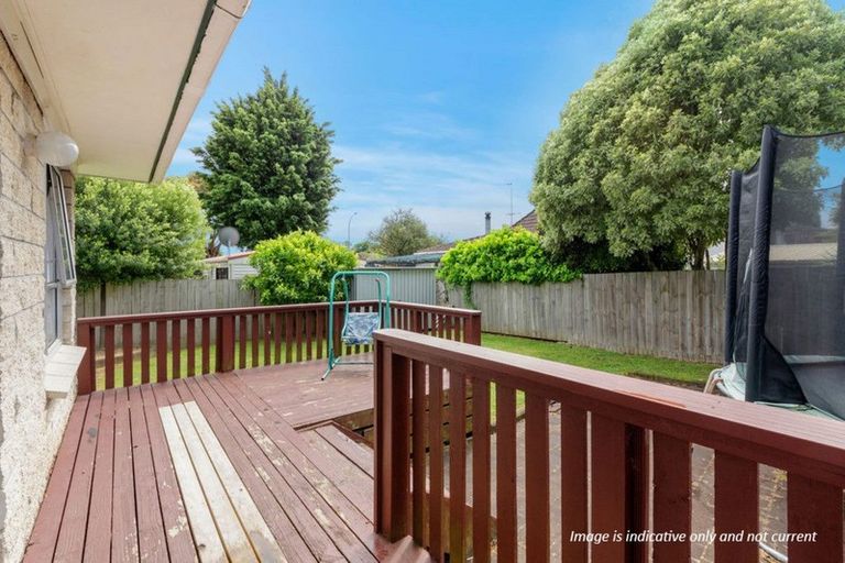 Photo of property in 2/15 Gloaming Place, Conifer Grove, Takanini, 2112