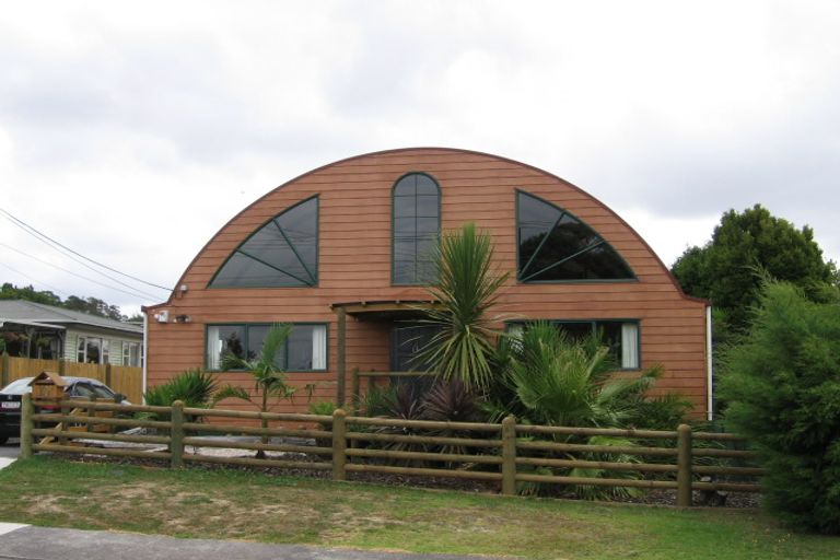 Photo of property in 70 Tramway Road, Beach Haven, Auckland, 0626