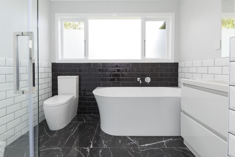 Photo of property in 10 Pitama Road, Awapuni, Palmerston North, 4412