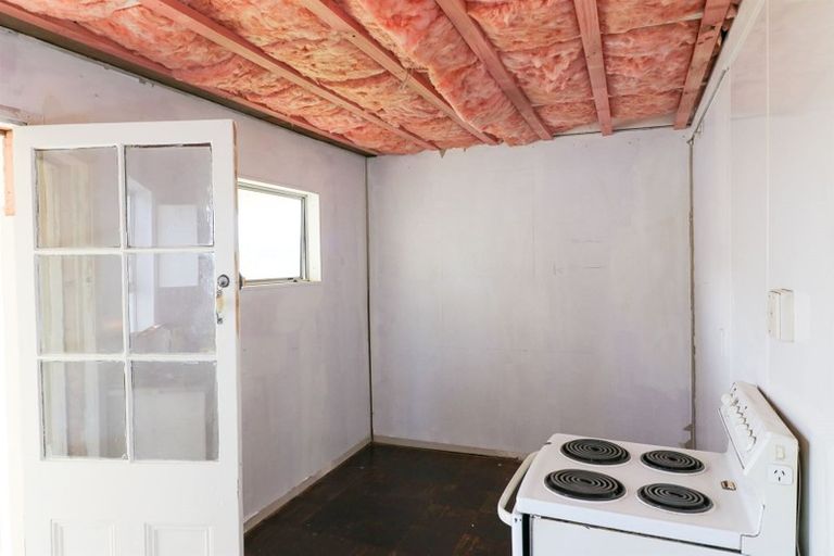 Photo of property in 1 Cadman Street, Dannevirke, 4930