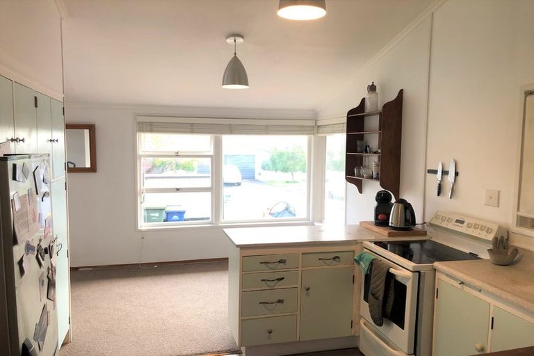 Photo of property in 3/50 Old Lake Road, Narrow Neck, Auckland, 0624