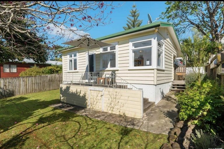 Photo of property in 3/718 Beach Road, Browns Bay, Auckland, 0630
