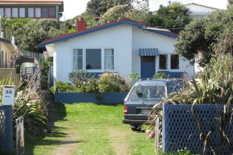 Photo of property in 32 Karaka Street, Castlecliff, Whanganui, 4501